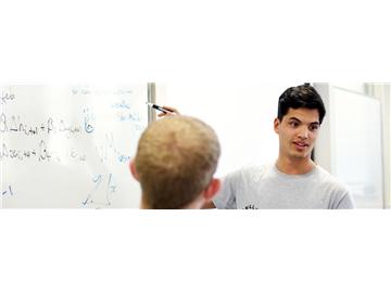 英語專業(yè)學生留學方向，除了翻譯還可以選這些