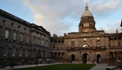 【申請形勢】英國碩士申請：大三就要趁熱打鐵，2022年留學申請捷足先登斬獲名校offer！